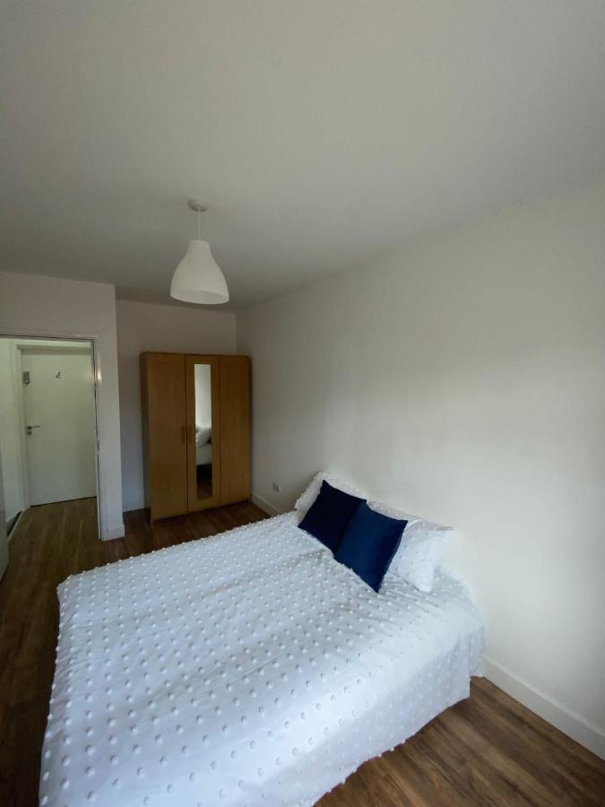 Clapham South Station By Pink Consultants Apartamento Londres